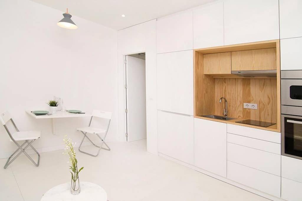 Apartamento Loft De Diseño En Pleno Centro De Madrid, Calle Torrecilla Del Leal, By Batuecas Madrid