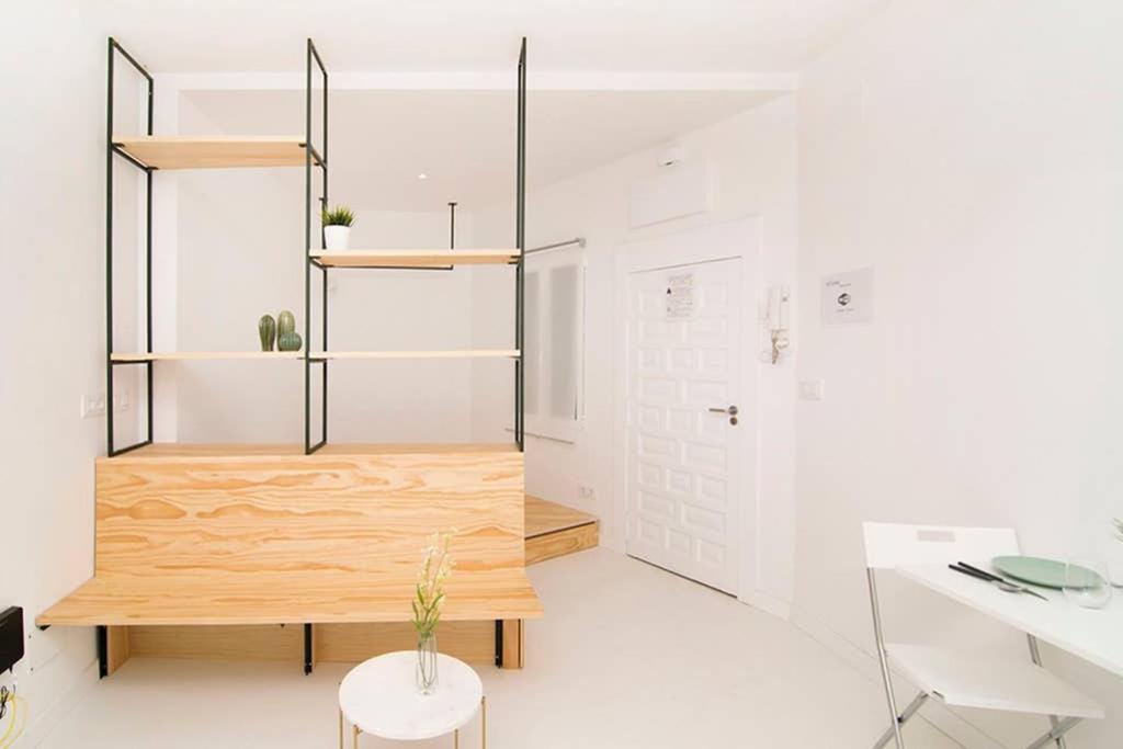 Apartamento Loft De Diseño En Pleno Centro De Madrid, Calle Torrecilla Del Leal, By Batuecas Madrid